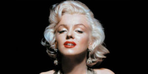 ۸ لباس مرلین مونرو که معنایی فراتر از آنچه تصور می‌کنید، داشتند!