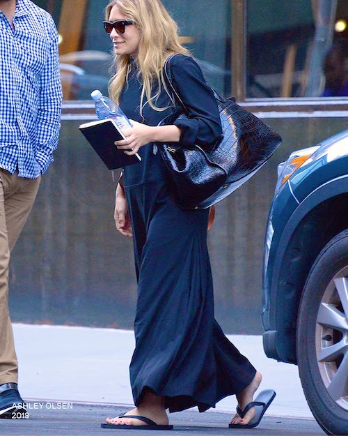 دمپایی‌ لاانگشتی سلبریتی‌ها