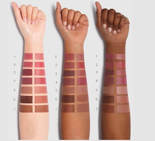 تست رنگ رژ لب