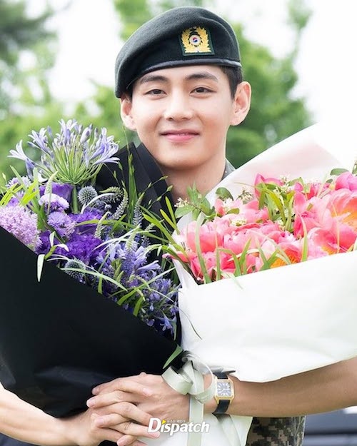 اعضای بی‌تی‌اس با لباس سربازی