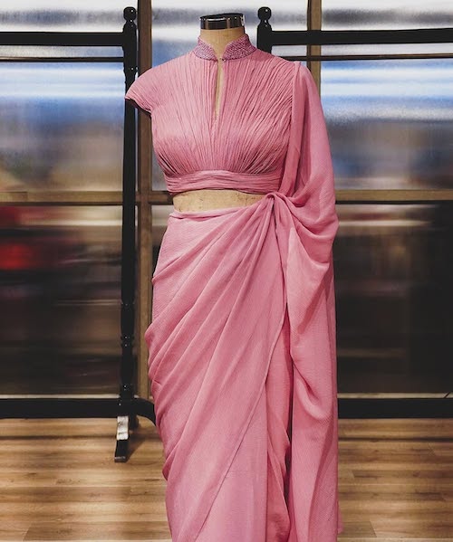 ساری صورتی آلیا بات