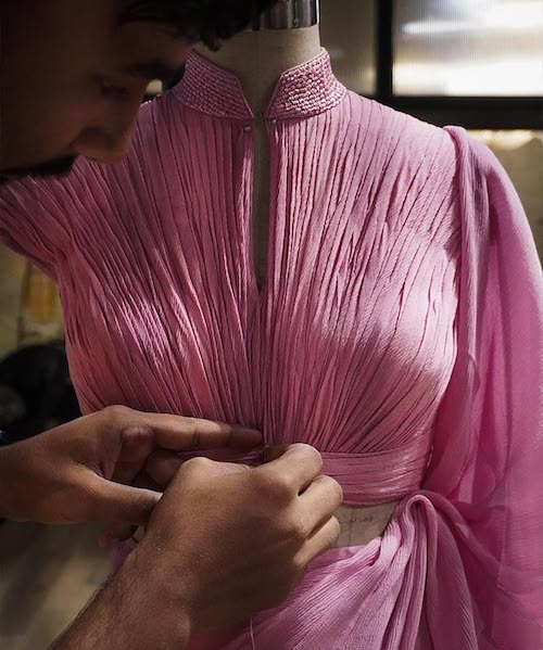 ساری صورتی آلیا بات