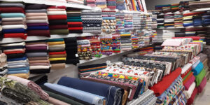 کدام پارچه‌ها را به هیچ وجه نخریم؟ از بوی عرق و لباس چروک نجاتتان دادیم