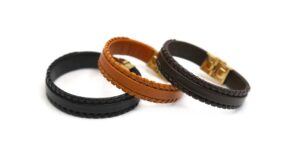 دستبند چرم نماد اصالت و شیک پوشی