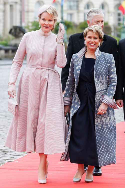 استایل ملکه ماتیلده با پالت رنگی ملایم