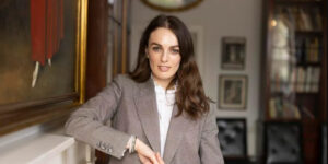 لباس عروس ساده این بانوی سلطنتی در اخبار سر و صدا کرد