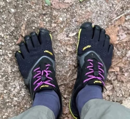 کفش‌های عجیب شین مین‌آ