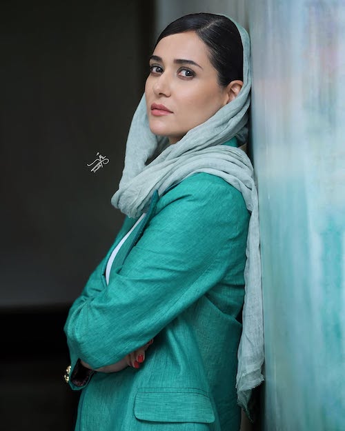 کت و شلوار سبز پریناز ایزدیار