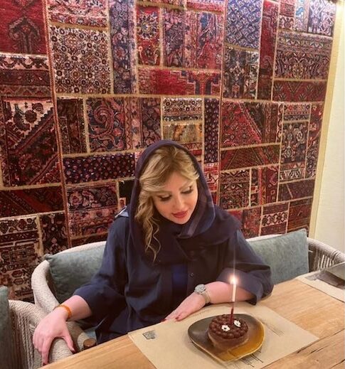 استایل مشکی نیوشا ضیغمی در تولدش