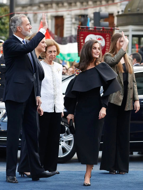 پیراهن متفاوت ملکه لتیزیا