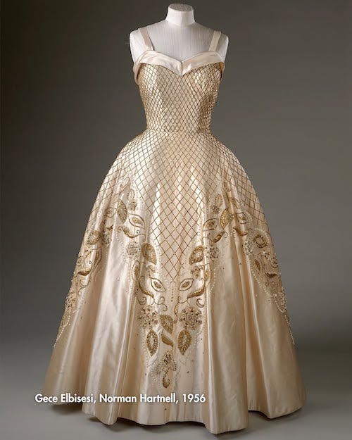 مزایده پیراهن‌های ملکه الیزابت