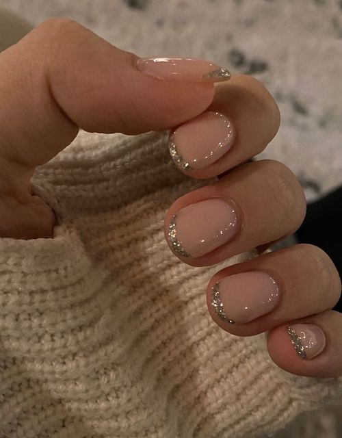 طراحی ناخن اکلیلی