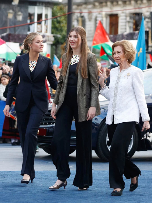 پیراهن متفاوت ملکه لتیزیا