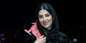 این بازیگر ایرانی شیفته خبرساز شدن با کیف‌های عجیب و غریب است!