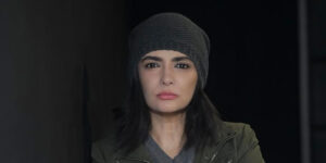 این شلوار و آن کفش؟ استایل شلخته‌ای که لیندا کیانی از خودش به نمایش گذاشت