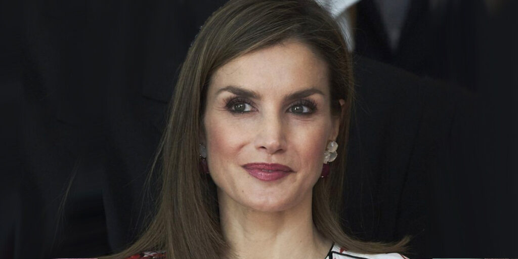 اوج زیبایی یک ملکه با پیراهنی که طراحی خاصی داشت؛ لتیزیا باز هم جنجال کرد