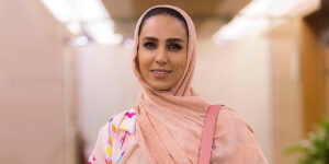 بازیگر مشهور ایرانی از لباس سنتی شهر اجدادی‌اش رونمایی کرد