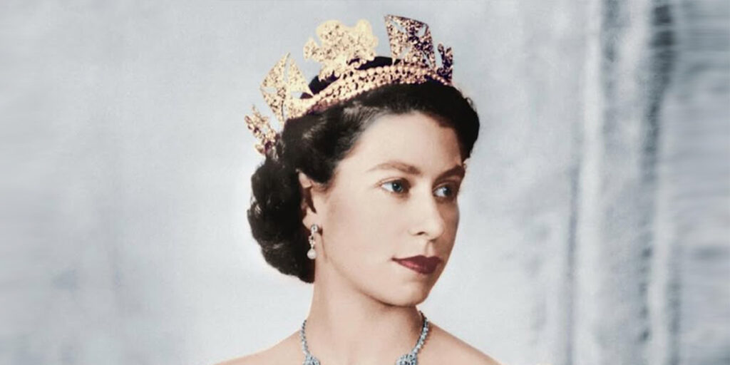 سورپرایز ویژه برای تولد ۱۰۰ سالگی ملکه الیزابت؛ پیراهن مشهور او به فروش می‌رسد