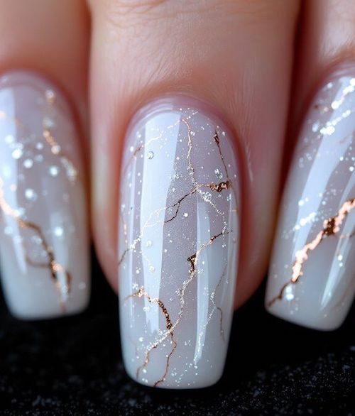 طراحی ناخن اکلیلی