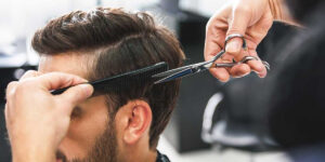 آقایان عزیز؛ حداقل اسم مدل موهای ترند مردانه را یاد بگیرید!