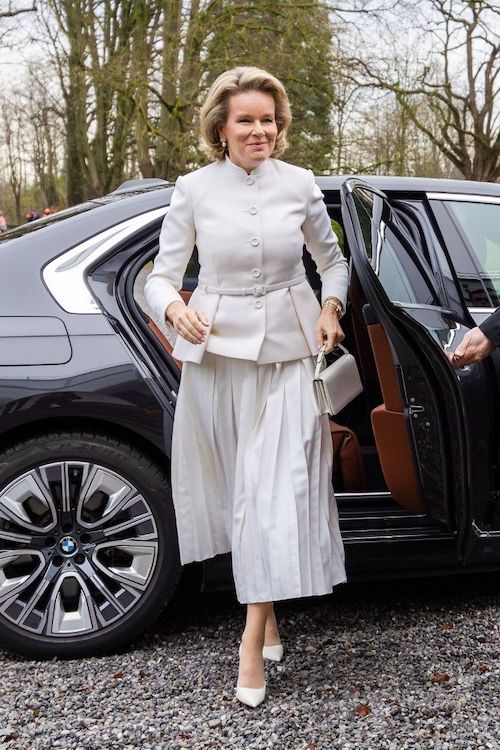 استایل ملکه ماتیلده با پالت رنگی ملایم