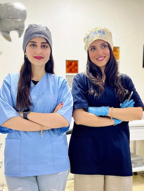 فاطمه مسعودی‌فر با لباس دندانپزشکی