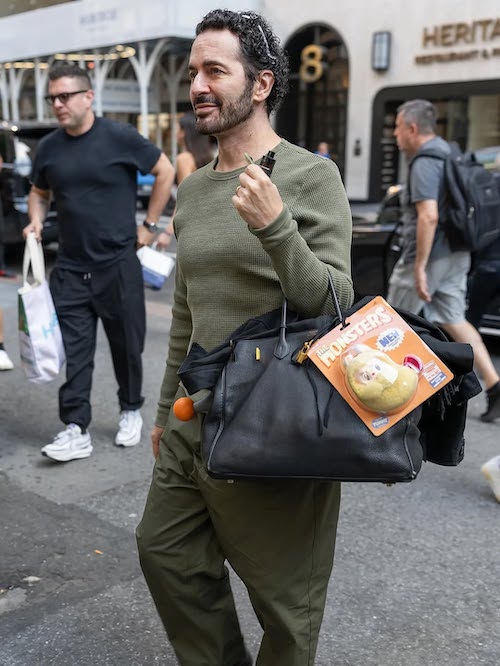 مارک جیکوبز و عروسک لبوبو