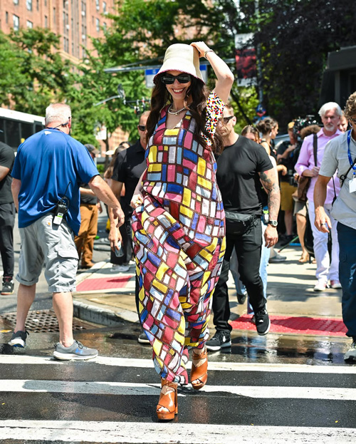 استایل‌های آن هاثاوی در ست فیلم‌برداری