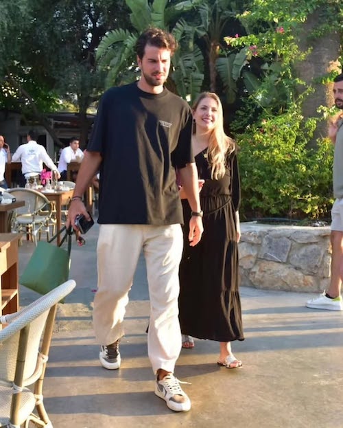 پیراهن مشکی ادا اجه