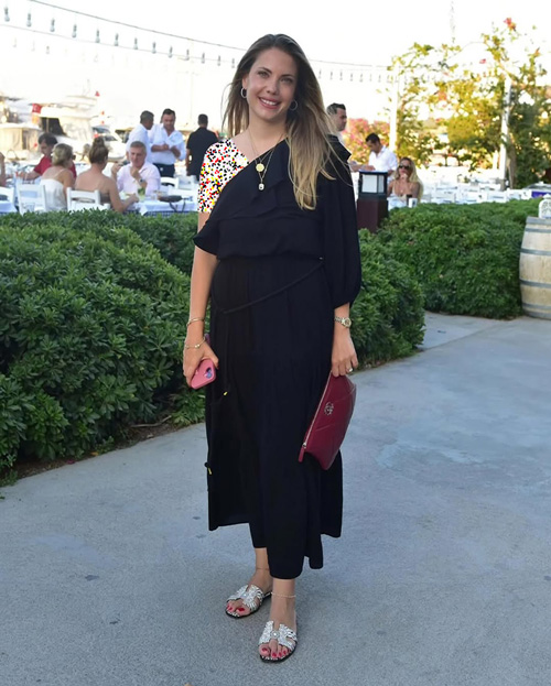 پیراهن مشکی ادا اجه