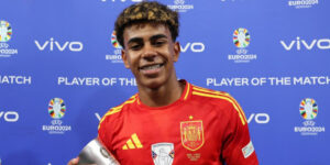 هدیه گران‌قیمتی که فوتبالیست مشهور به خودش داد!