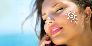 از پوست لک‌دار تا پوست چرب؛ هر نوع پوست کدام مدل ضد آفتاب را بزند؟