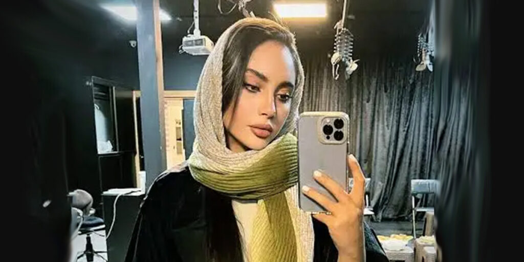 ترلان پروانه با این استایل ساده کیک تولدش را فوت کرد