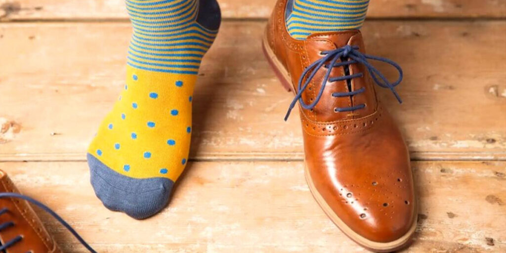 ۷ روش ساده برای گشاد کردن کفش تنگ در خانه؛ دیگر نگران تنگی کفشتان نباشید