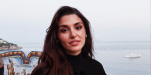 دنبال پیراهن مجلسی مشکی هستید؟ از این ۲۱ مدل پیراهن هانده ارچل الگو بگیرید