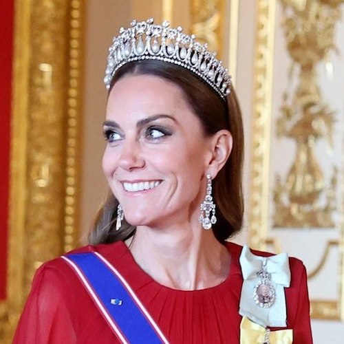 پیراهن قرمز کیت میدلتون