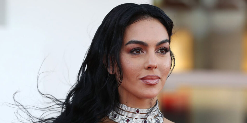 کلکسیون میلیاردی جواهرات جورجینا رودریگز؛ حلقه‌ای که مقابل این جواهرات عددی نبود!