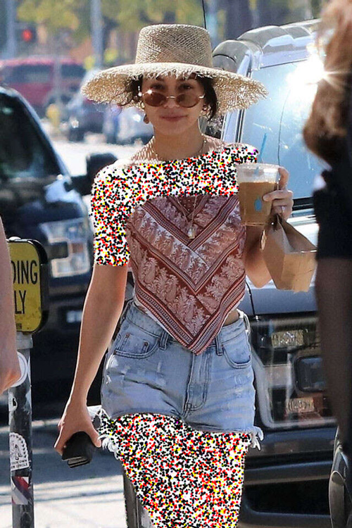 مینی‌اسکارف تاپ‌ها