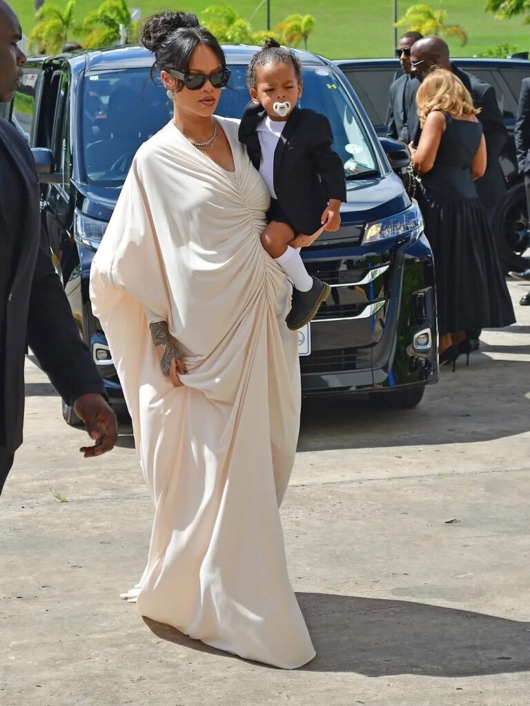 تغییر استاندارد استایل بارداری توسط ریانا