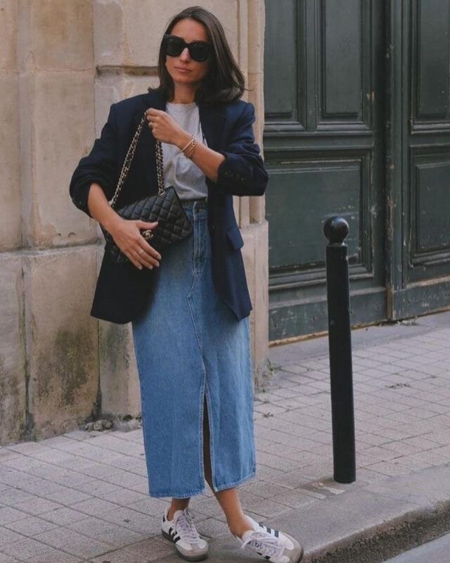 استایل با دامن‌ جین چاک‌دار