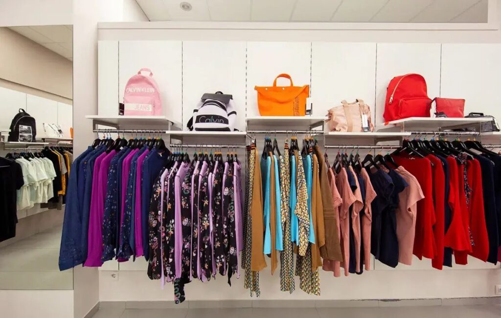 این لباس‌ها را بپوشید تا لاغرتر دیده شوید؛ راهنمایی کامل مخصوص خانم‌ها