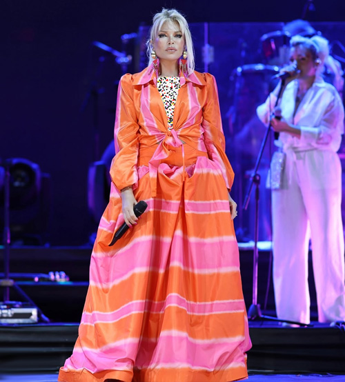 استایلهای رنگارنگ آژدا پکان