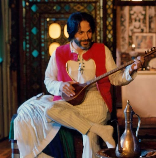 لباس به مثابه روایت در سینمای علی حاتمی