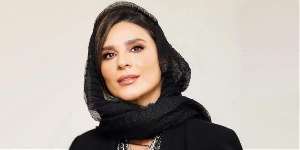 تصاویر ساحلی سحر دولتشاهی با کفش‌های کراکس که قطعا باید ببینید