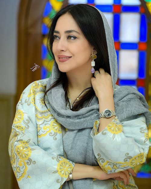 کیف بهاره کیان‌افشار از برند مارک جیکوبز