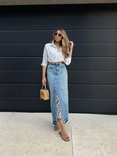 استایل با دامن‌ جین چاک‌دار