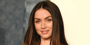 پیراهن عجیب و غریب ستاره پرطرفدار هالیوود در ژاپن خبرساز شد!