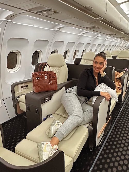 استایل‌های ناهماهنگ جورجینا با کیف‌های هرمس