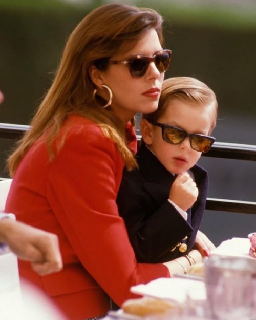 سبک پوشش دختر گریس کلی