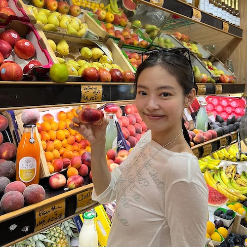 چهره بدون آرایش جنی